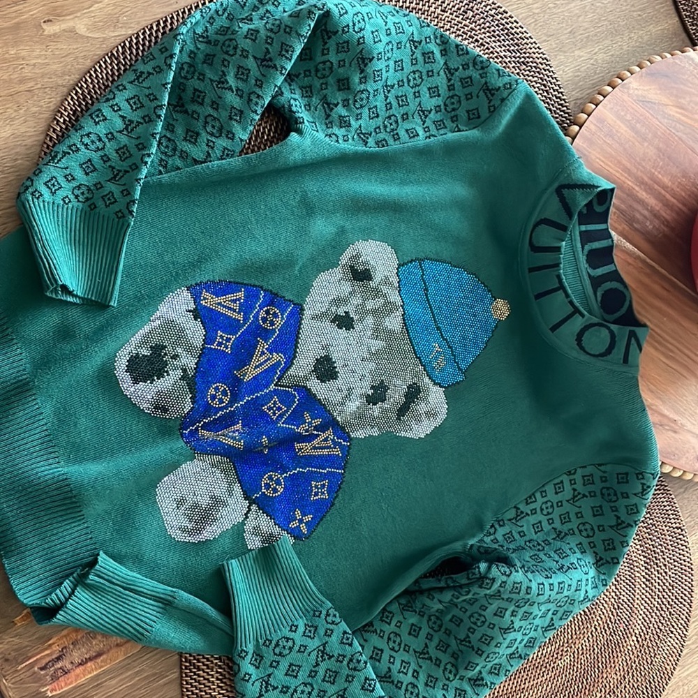 Lv sweater bear